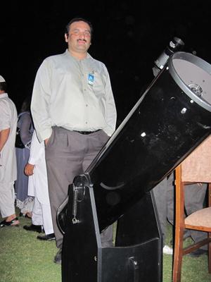 Saqib Sajjad (Late) with his Zhumell 10